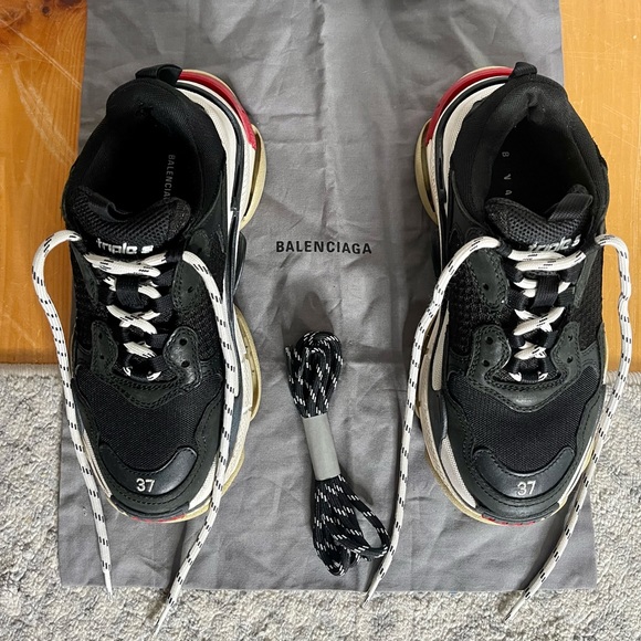 Balenciaga Triple S Sneaker - Picture 2 of 7